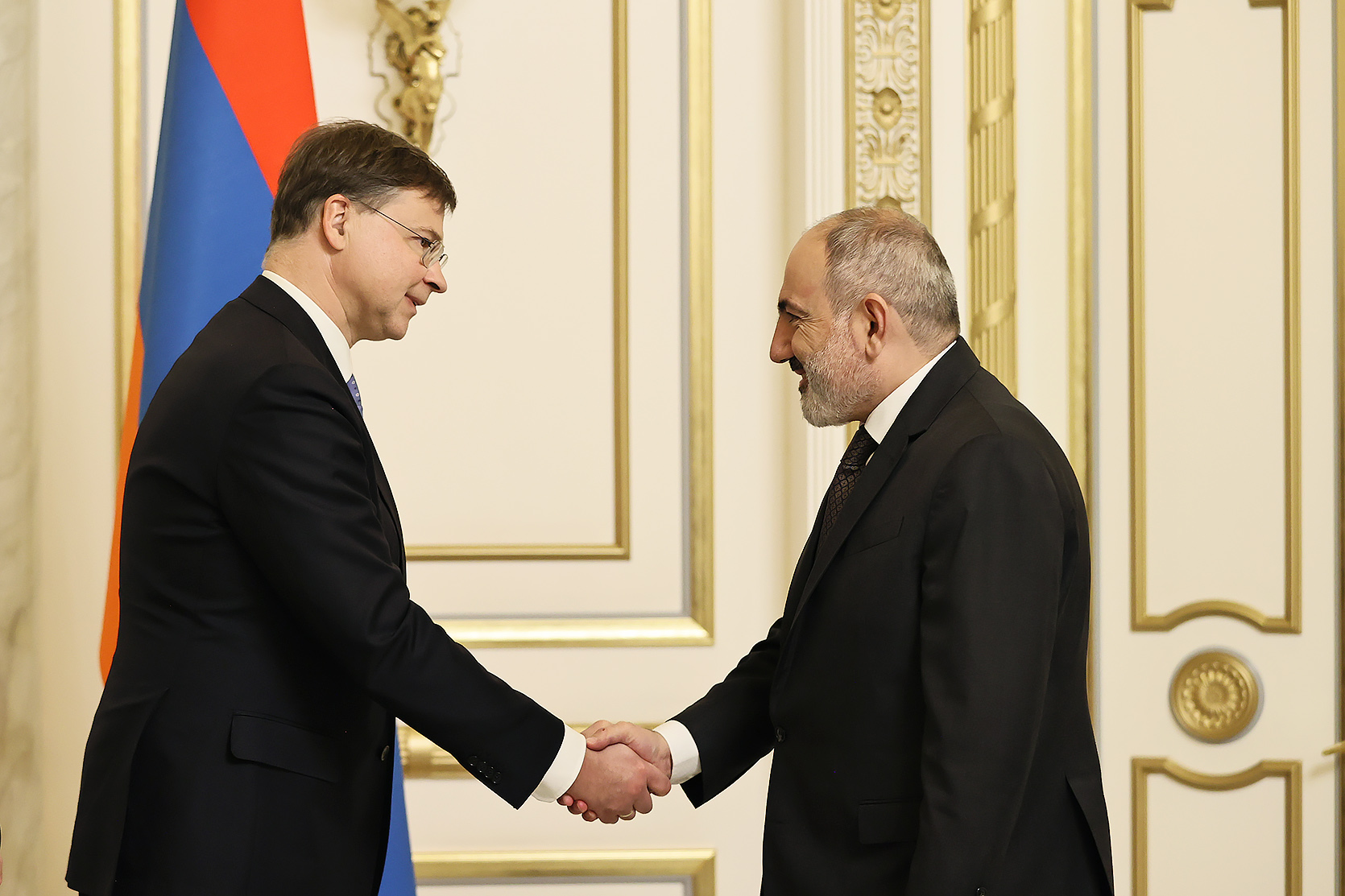 ЕС продолжит способствовать экономическому развитию Армении