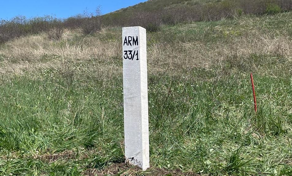 На границе Армении и Азербайджана установлено 28 пограничных столбов - правительство РА