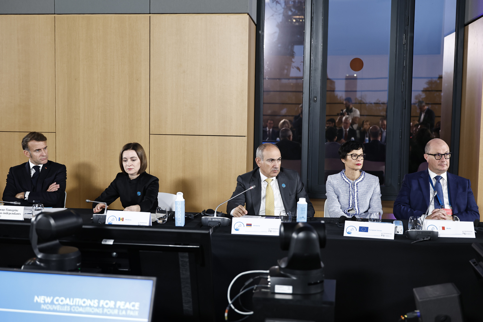 Армения непоколебимо привержена защите свободных и независимых СМИ - Пашинян