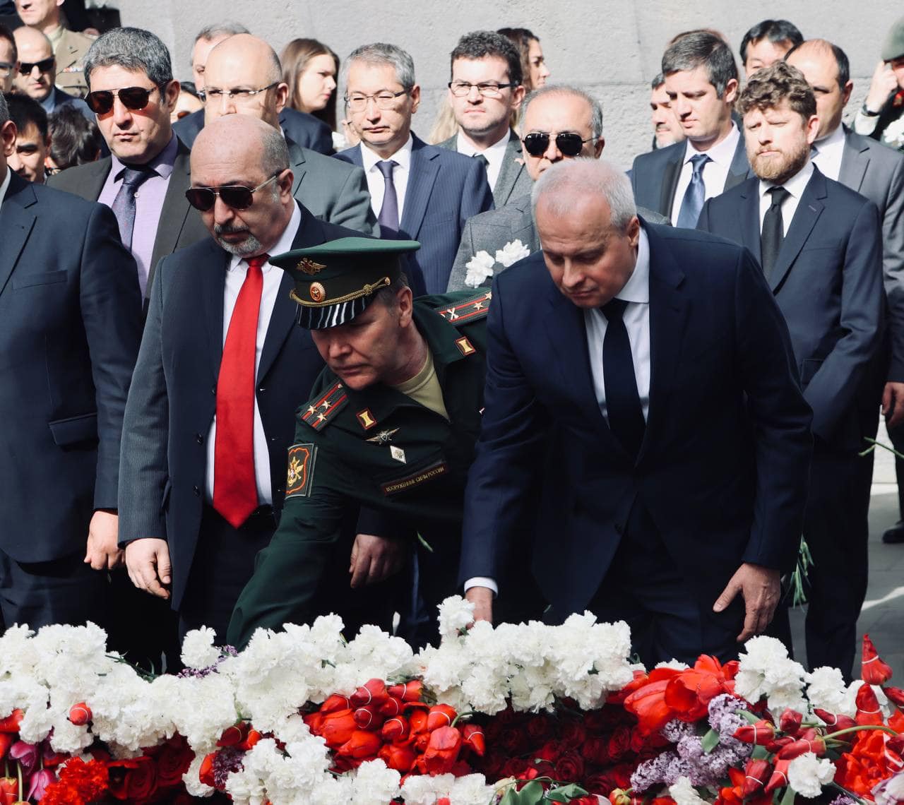 Посол России возложил цветы в мемориальном комплексе «Цицернакаберд»