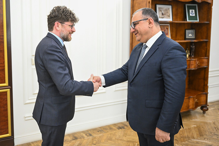 Вице-премьер Армении принял посла Франции  