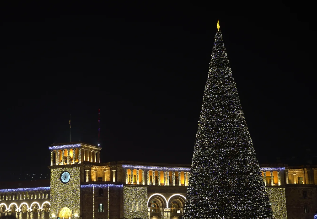 Դեկտեմբերի 14-ին կվառվեն գլխավոր տոնածառի լույսերը