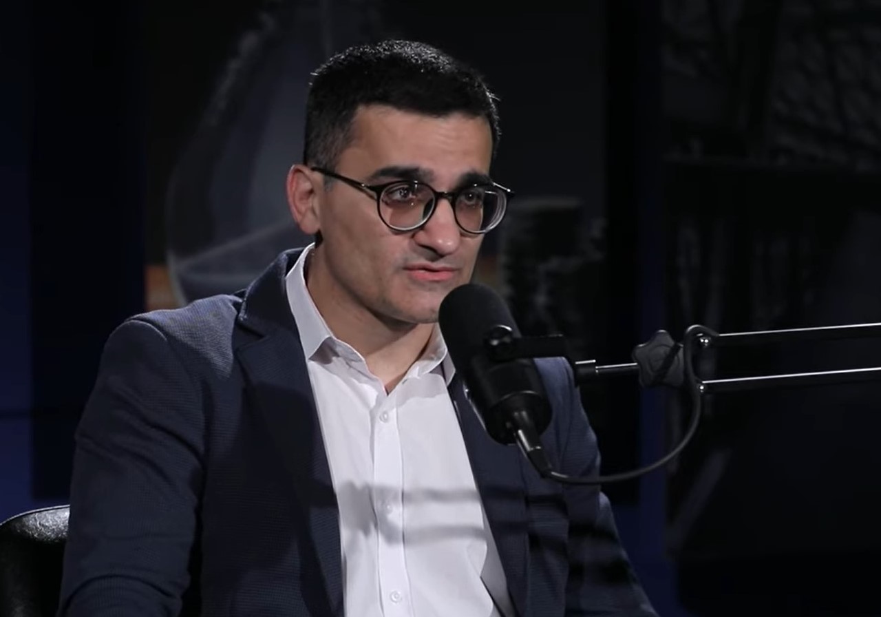 Эксперт: В Москве видят игру, которую ведут Пашинян и Алиев 