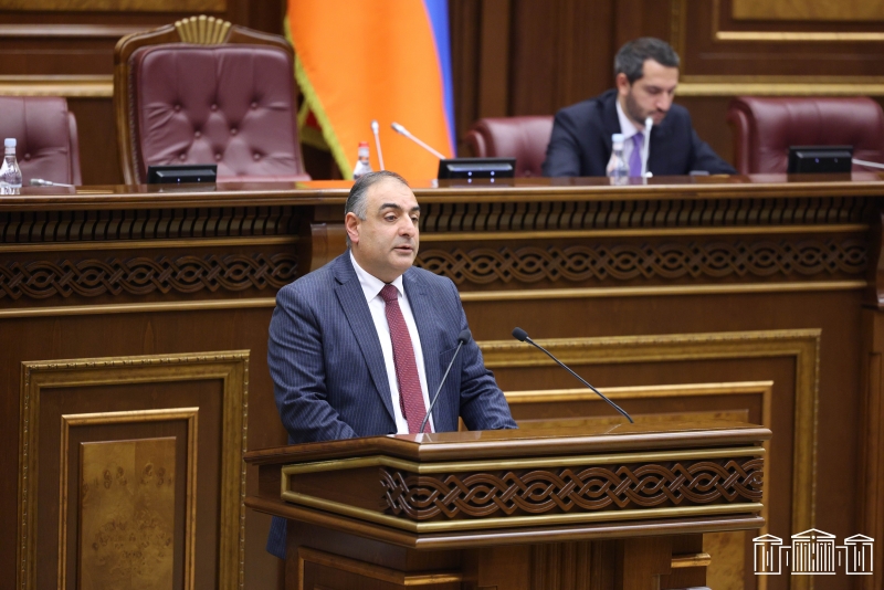 Парламент обсудил выборы члена Комиссии по предупреждению коррупции