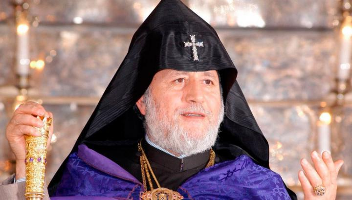 27 Սրբազան հայրեր անվերապահ հավատարմություն են հայտնում Վեհափառ Հայրապետին