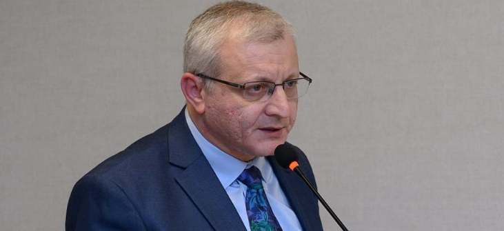 Վեհափառի շուրջ օղակը սեղմվում է․ գնդակը Գարեգին Բ-ի դաշտում է