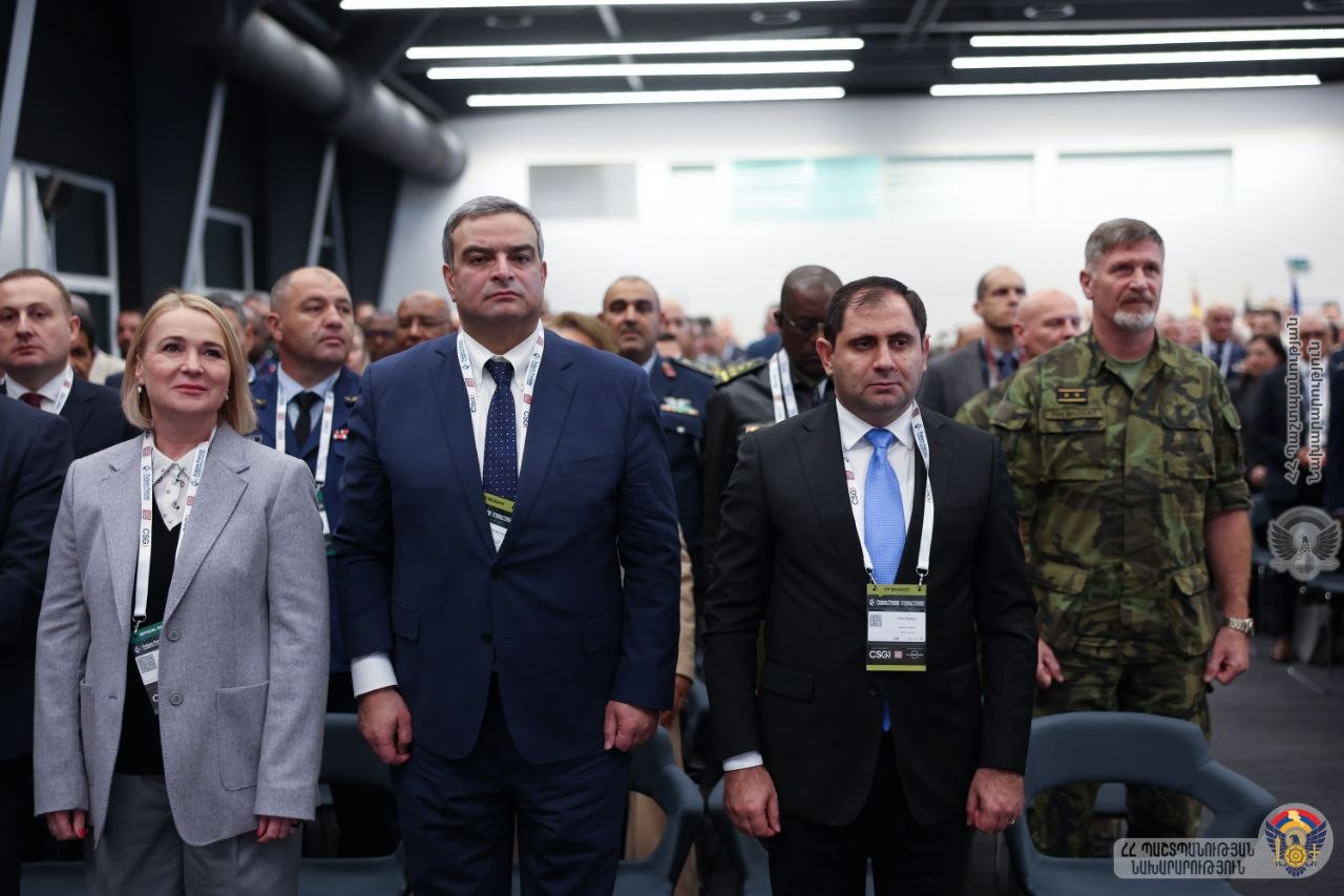 Сурен Папикян посетил выставку оборонных технологий в Праге