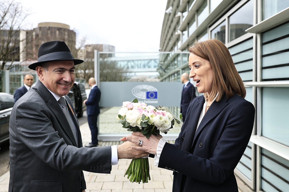 Французские гастроли и их результаты для армян