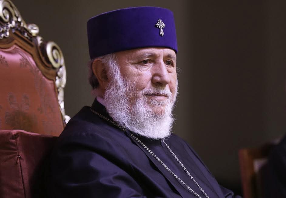 Католикос Всех Армян Гарегин II поздравил женщин с Днем материнства