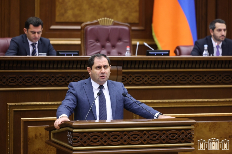 Անցում 18-ամսյա ծառայության. նախարարը ներկայացրեց մանրամասները