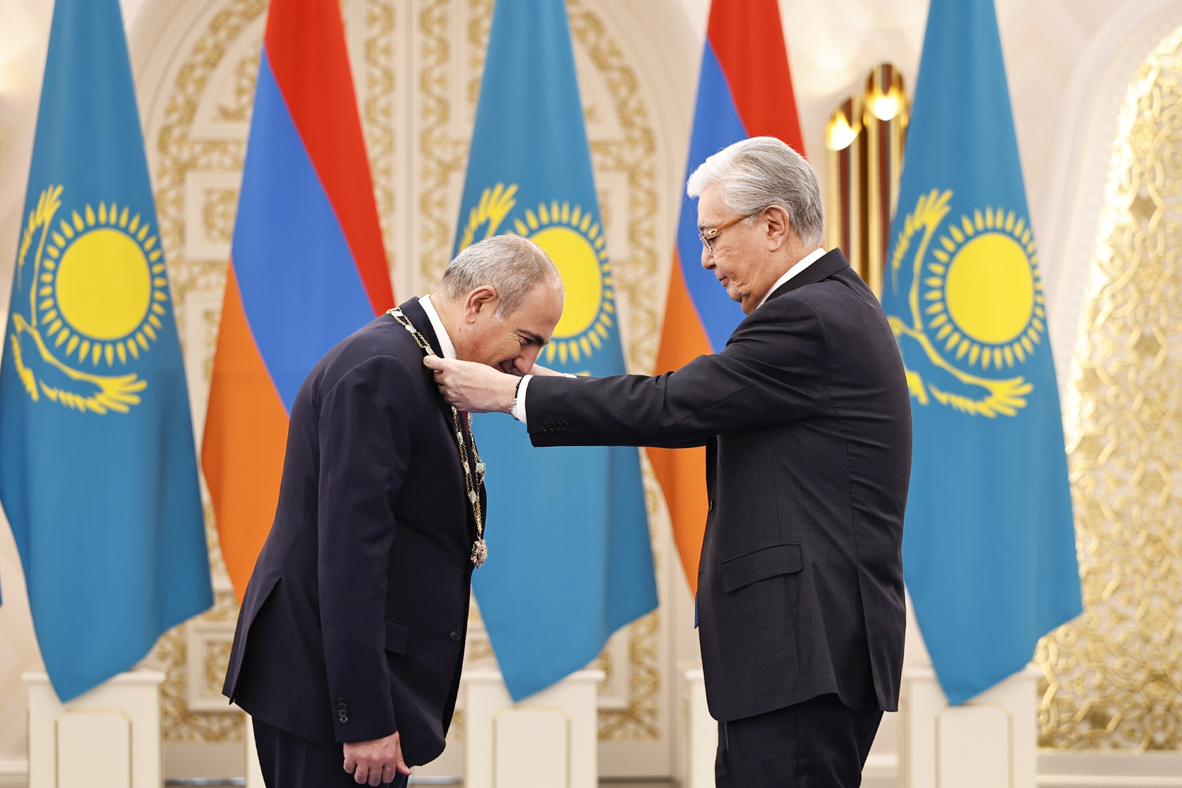 Կասիմ-Ժոմարտ Տոկաևը վարչապետ Փաշինյանին պարգևատրել է