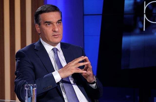 Այս ամենը մեզ շեղում է մեր հիմնական օրակարգից