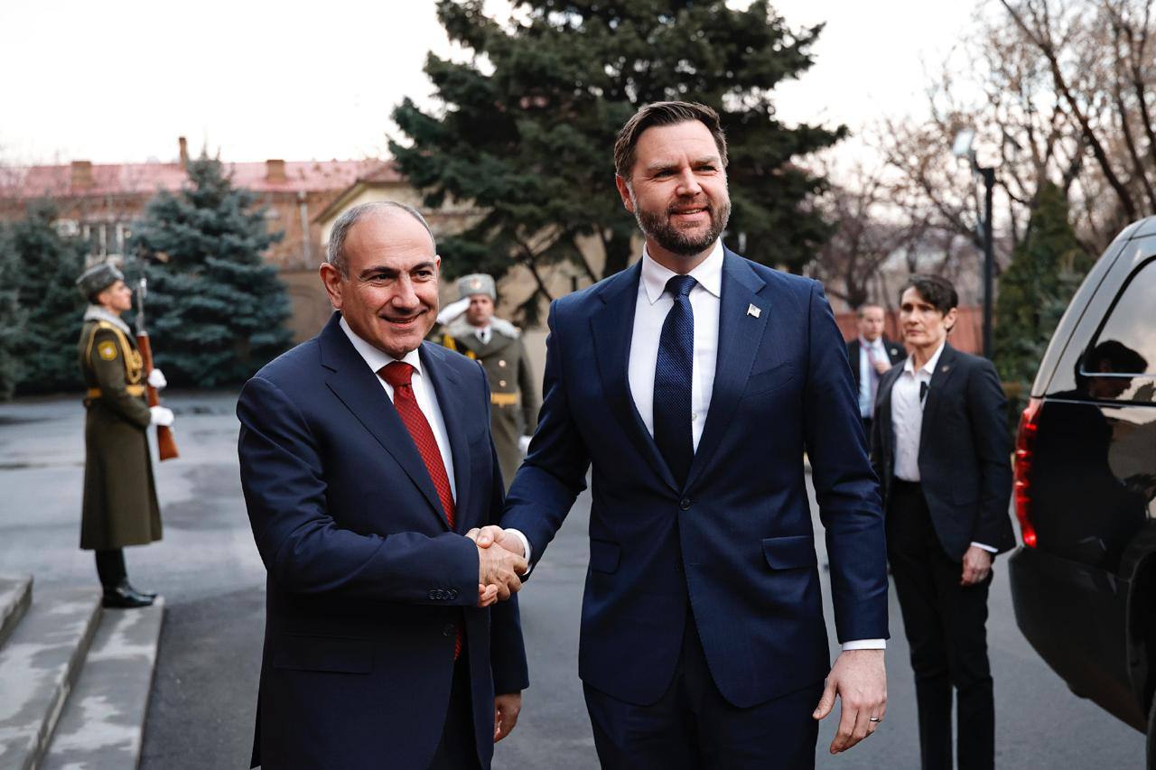 Вэнс: США намерены укрепить мир между Ереваном и Баку через экономическое взаимодействие