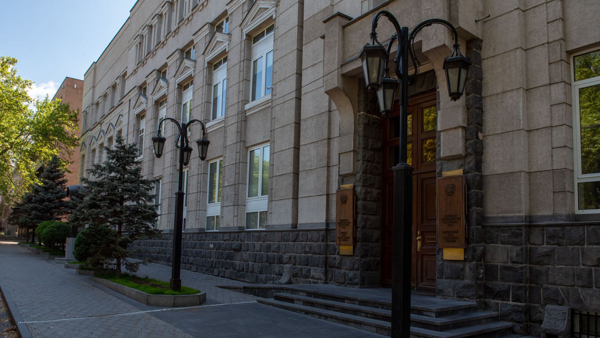 ЦБ Армении: банкноты второго поколения можно будет обменять бесплатно и бессрочно