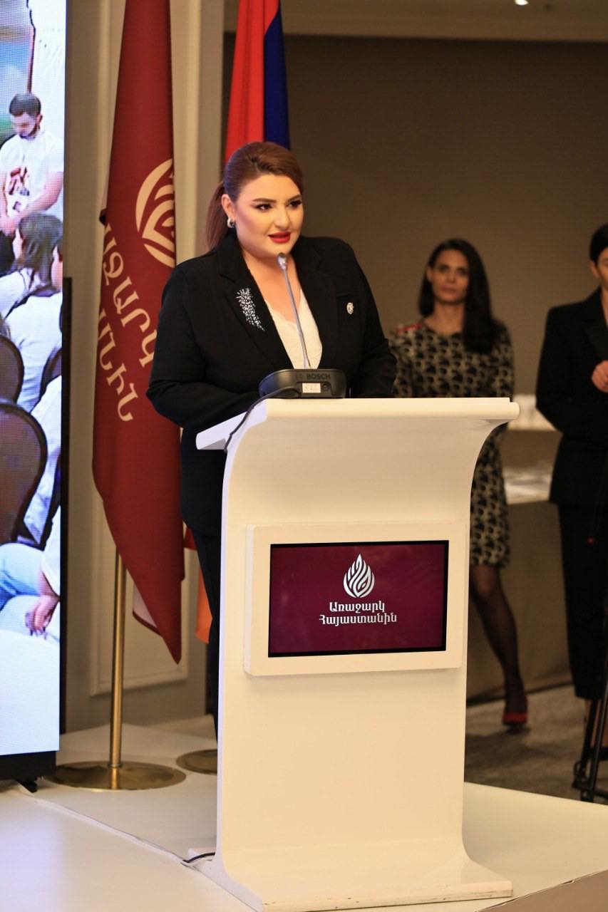 Հայաստանին պետք են նոր մարդիկ, նոր գաղափարներ, նոր մտքեր. Իվետա Տոնոյան