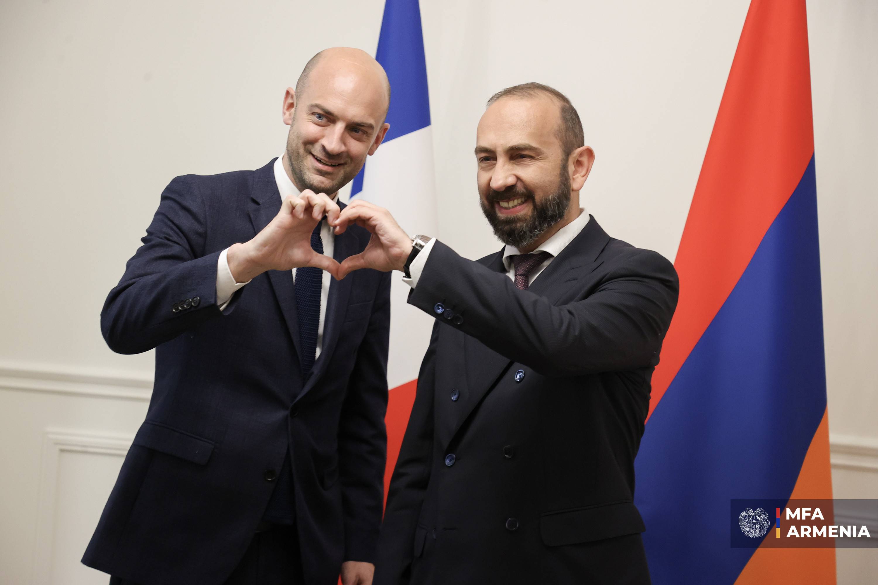 Армения и Франция обсуждают пути углубления стратегического партнерства