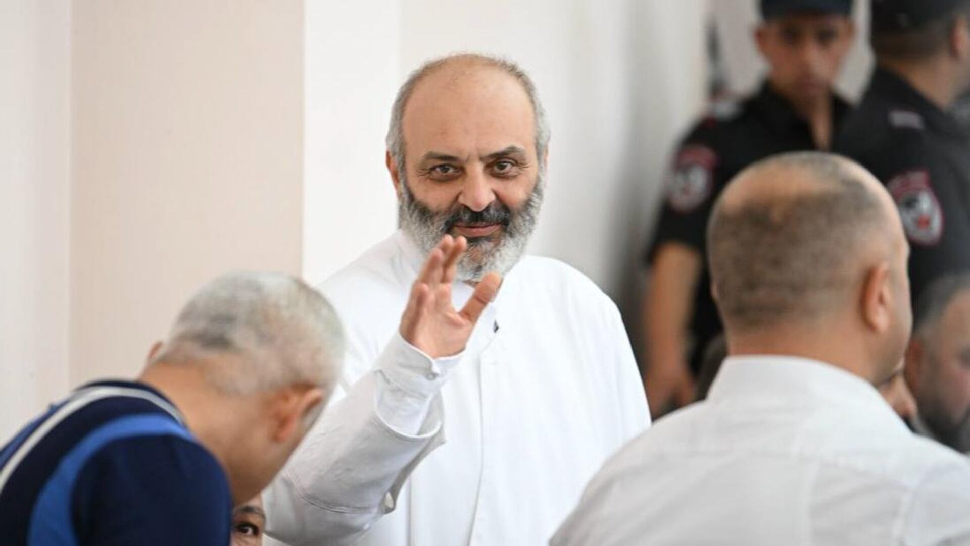 Ինչու է հայ արքեպիսկոպոս Բագրատ Գալստանյանը բանտում. Christian Solidarity International