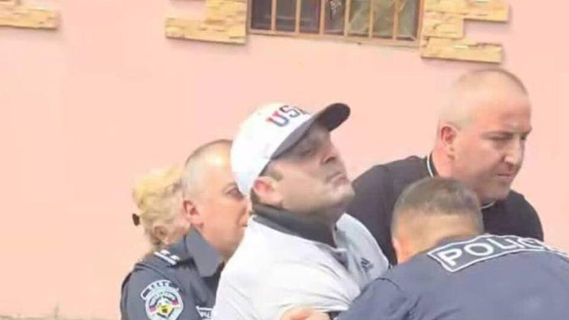 Փաշինյանին դավաճան անվանած բլոգերը կալանավորվեց