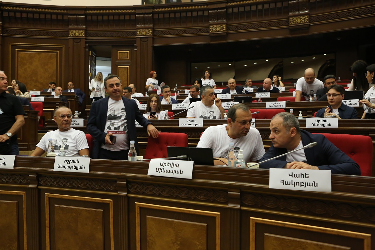 Оппозиция обратится в Конституционный суд