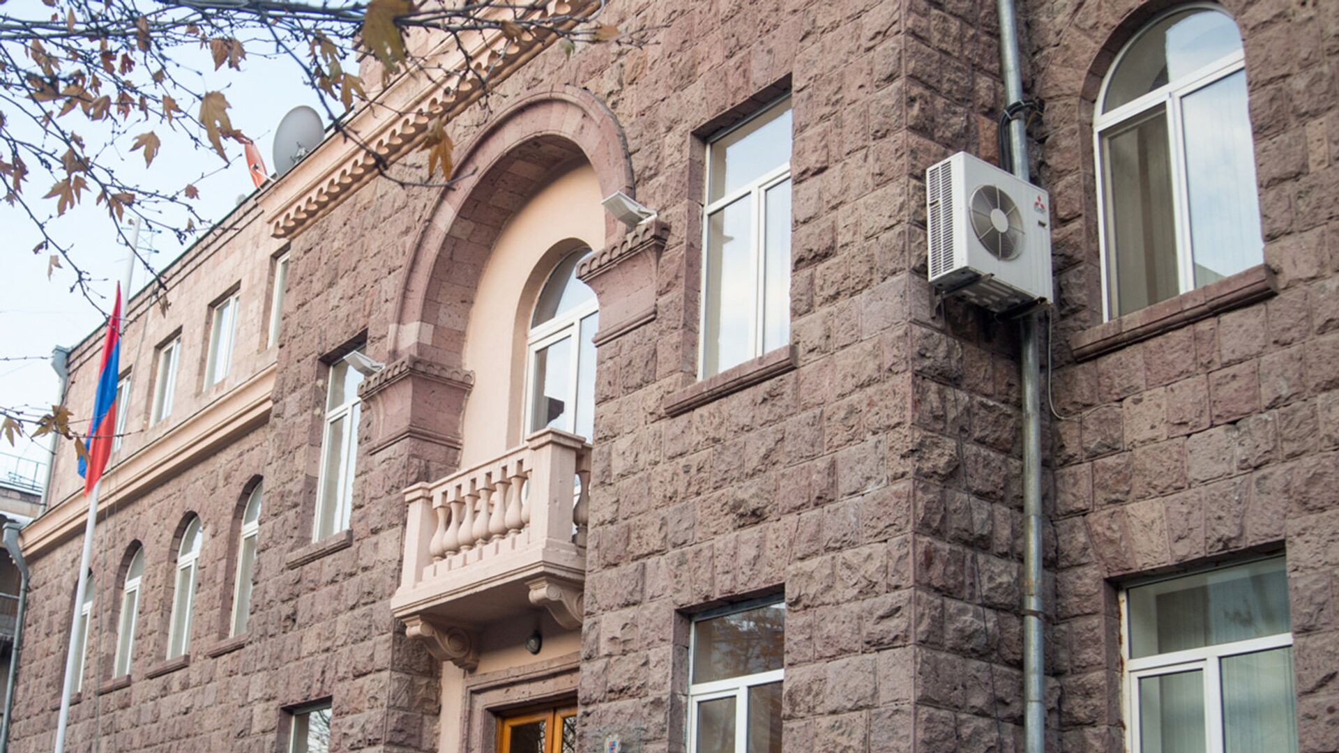 ԿԸՀ-ն արձագանքել է ուսուցիչների և աշակերտների՝ դասի ժամին ՔՊ քարոզարշավին մասնակցելուն