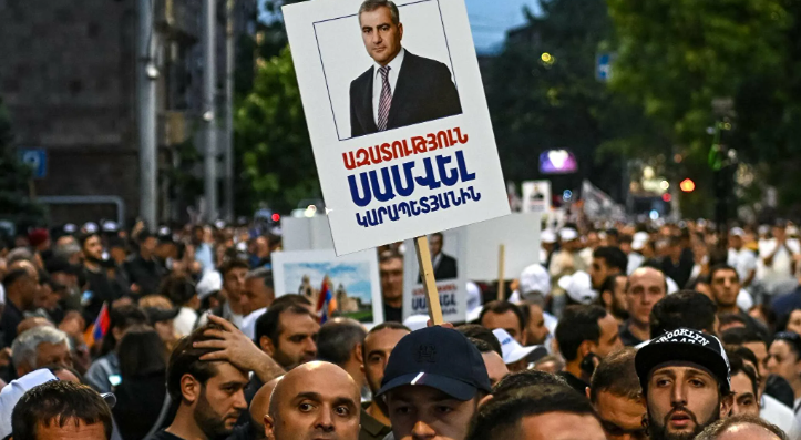 Молитва протеста: о митинге оппозиции в Ереване