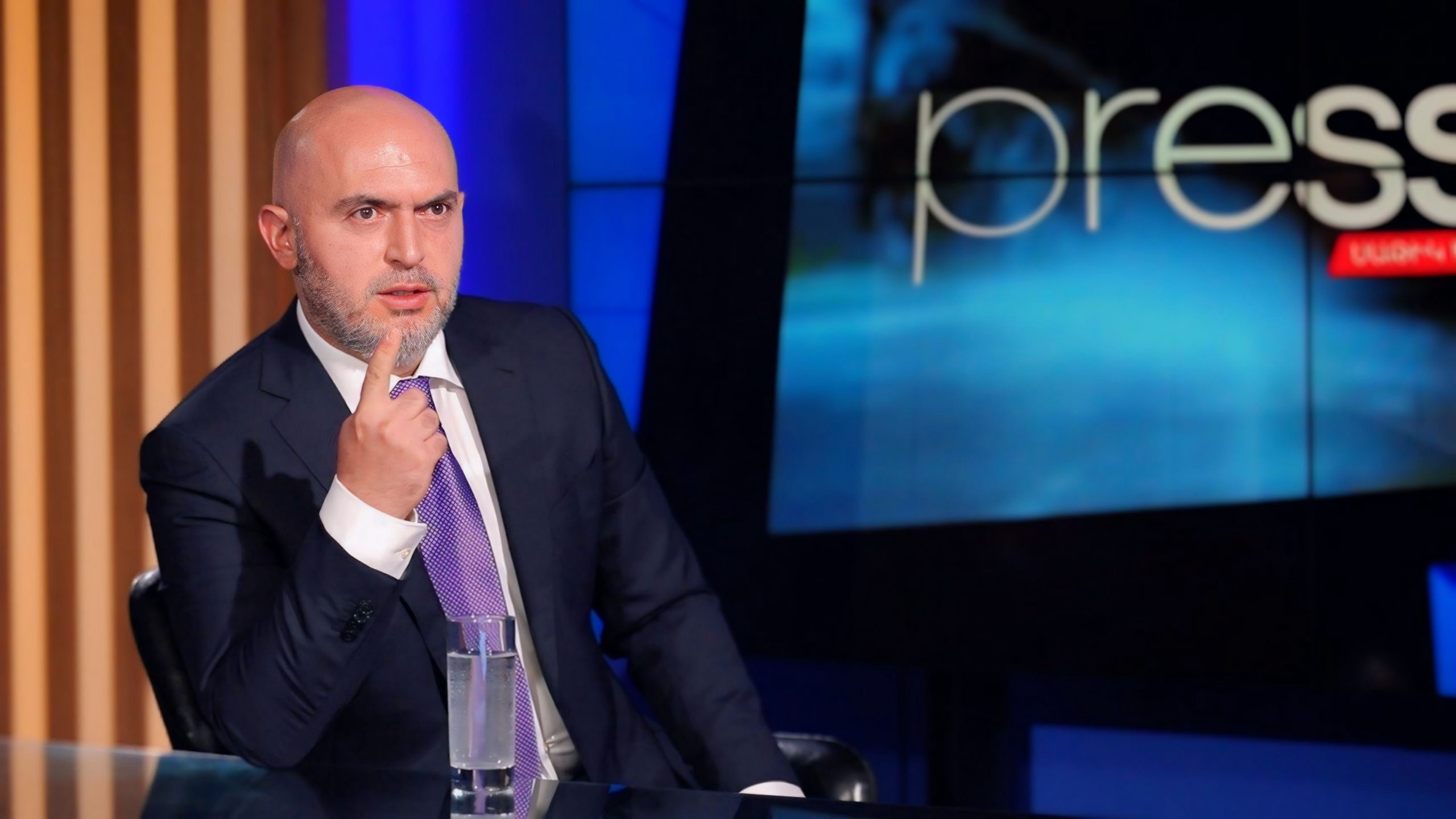 Им во что бы то ни стало нужна репродукция Никола