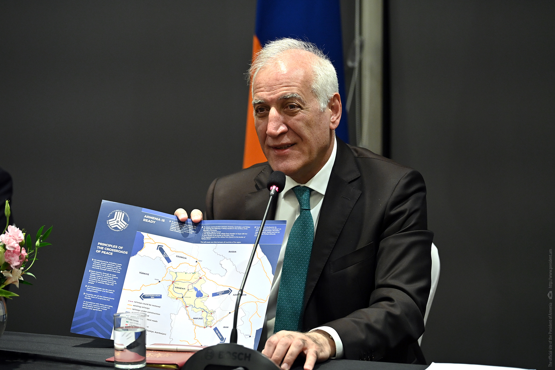 Президент Армении встретился с представителями армянской общины Чили