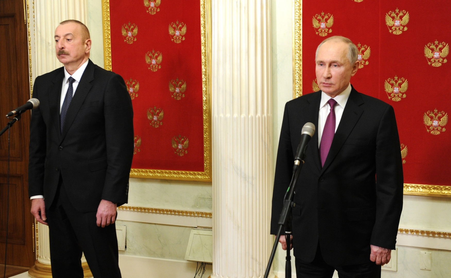 Путин и Алиев кратко пообщались на полях саммита ШОС