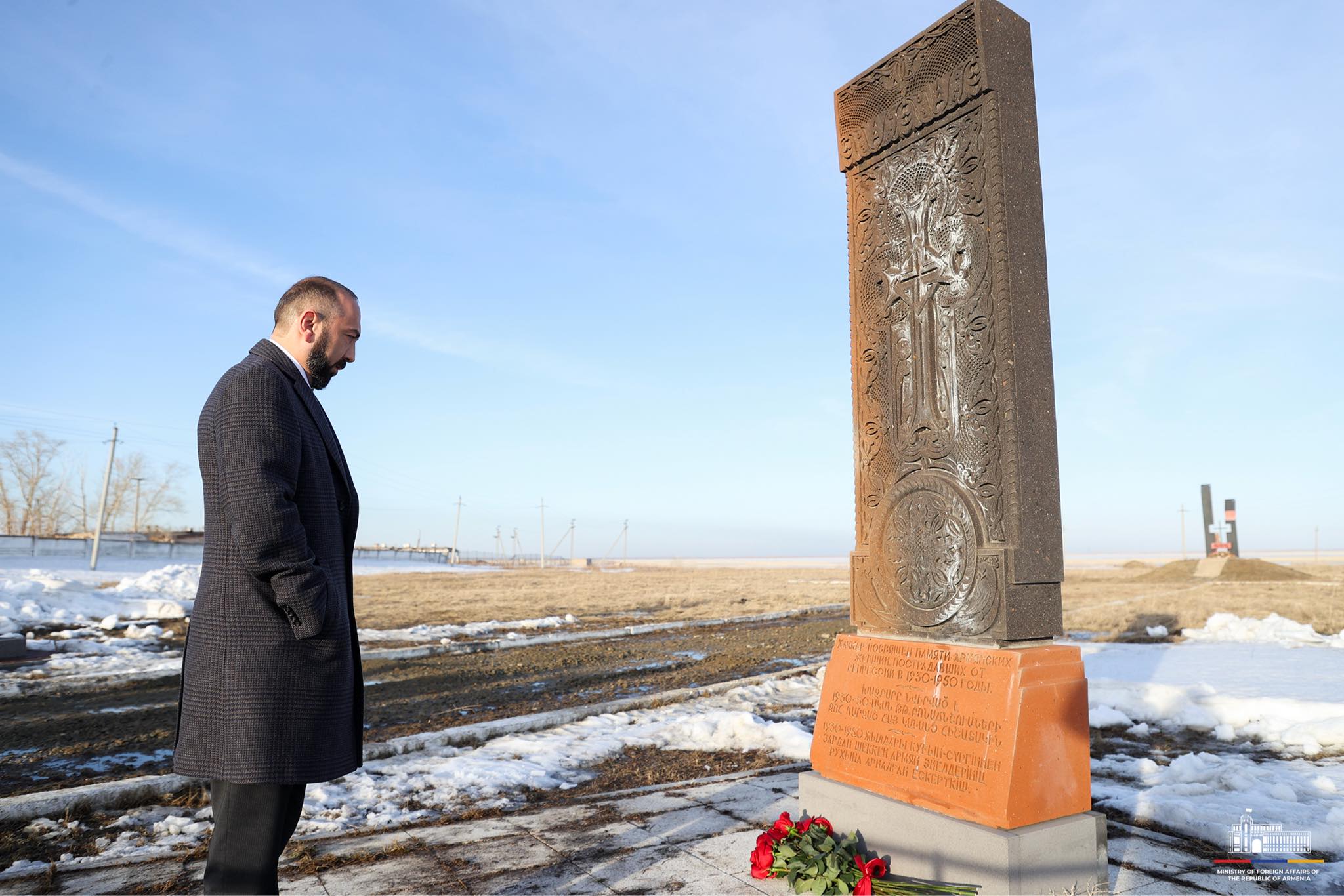 Арарат Мирзоян посетил музей и мемориальный комплекс жертв политических репрессий «АЛЖИР»