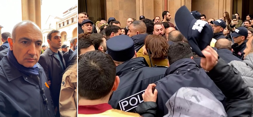 Молится – находясь «при исполнении» и занимаясь «политической деятельностью»