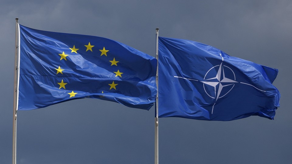 НАТО и Евросоюз готовятся к большой войне - дипломат 