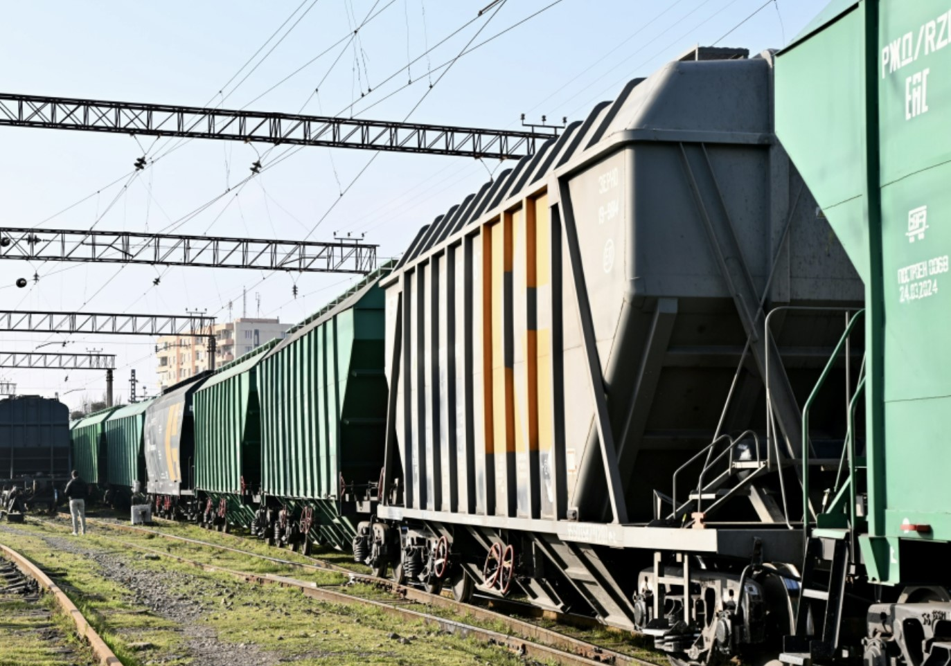 Через территорию Азербайджана в Армению направлена очередная партия российских удобрений