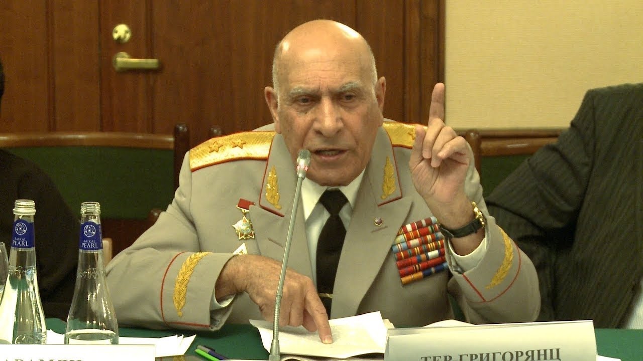 Генерал Тер-Григорьянц отказался от гражданства Армении