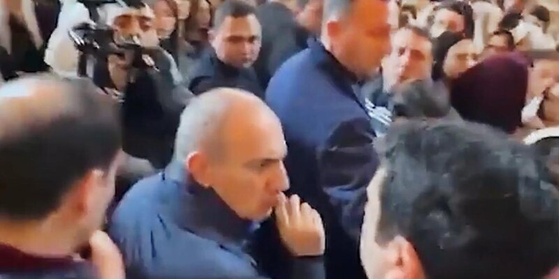 Дело по двум статьям УК РА заведено после инцидента в церкви в присутствии Пашиняна 
