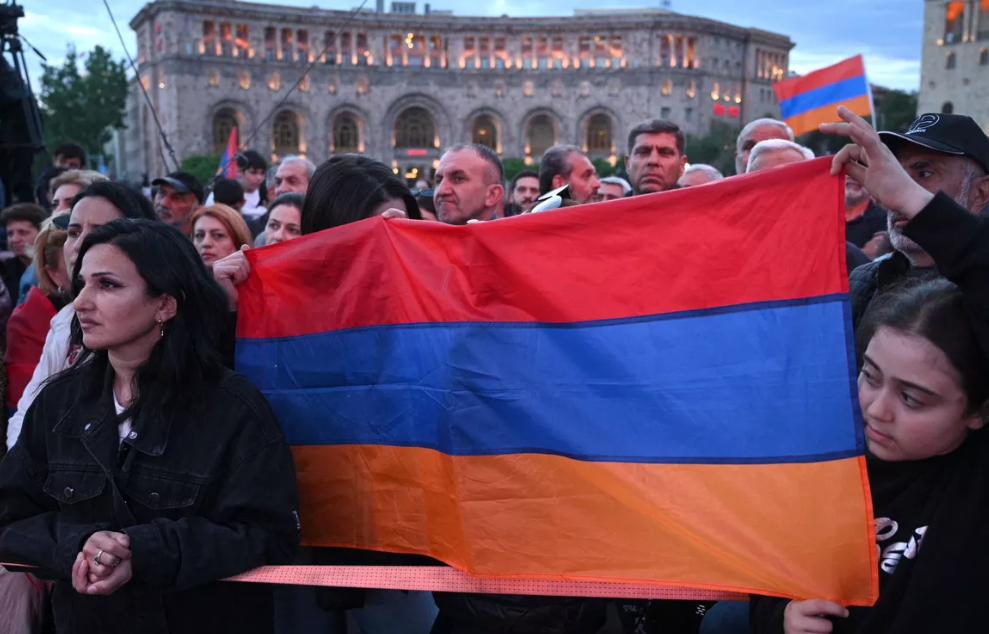 Le Figaro: Европа рискует пожертвовать демократией в Армении ради геополитики