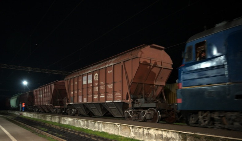 В Армению через территорию Азербайджана отправят ещё 7 вагонов зерна