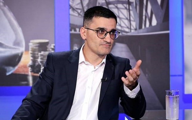 Эксперт: Пашинян последовательно проводит политику, которая продиктована Баку и Анкарой 