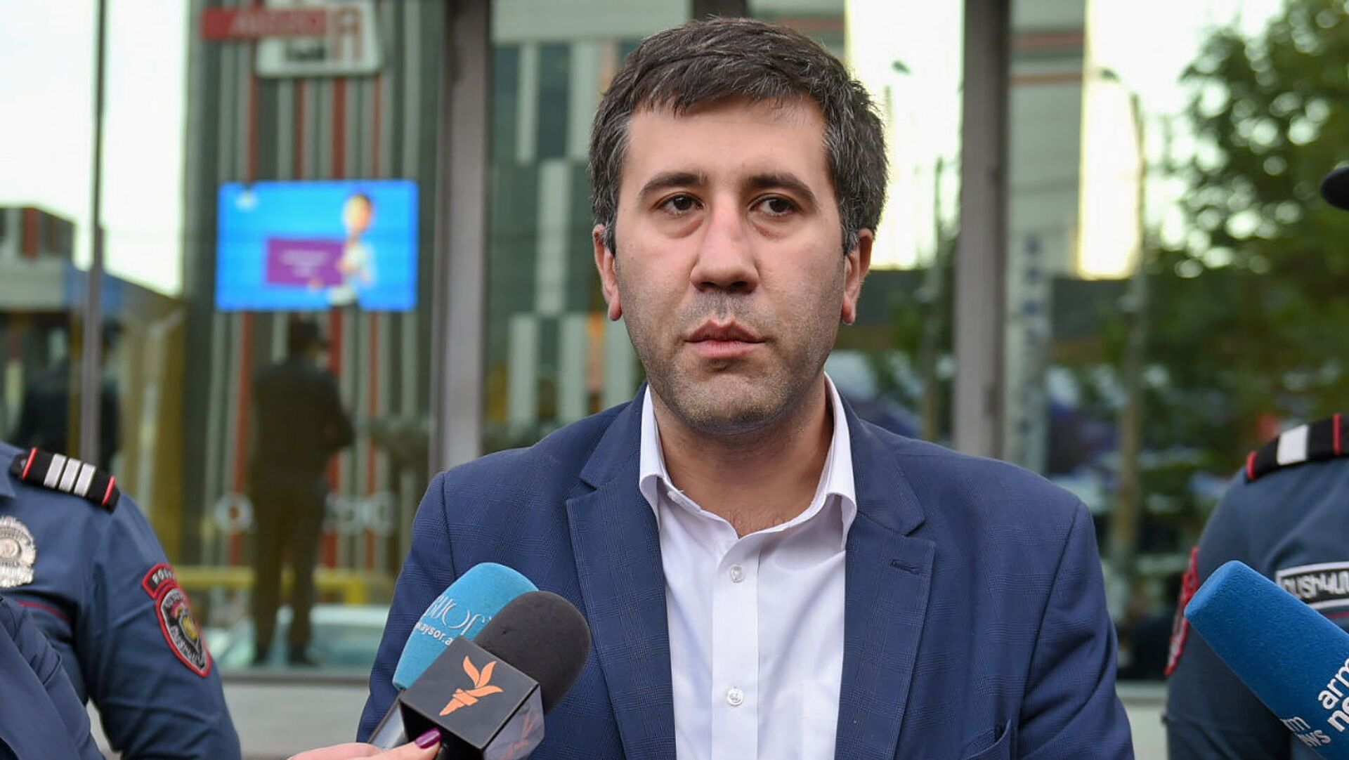 Սամսոնյանը շարունակում է հացադուլը, հաստատակամ է. վիճակը գնալով ավելի վատանում է. Մելիքյան