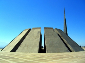 Министр-делегат МИД Франции по европейским делам посетил Цицернакаберд