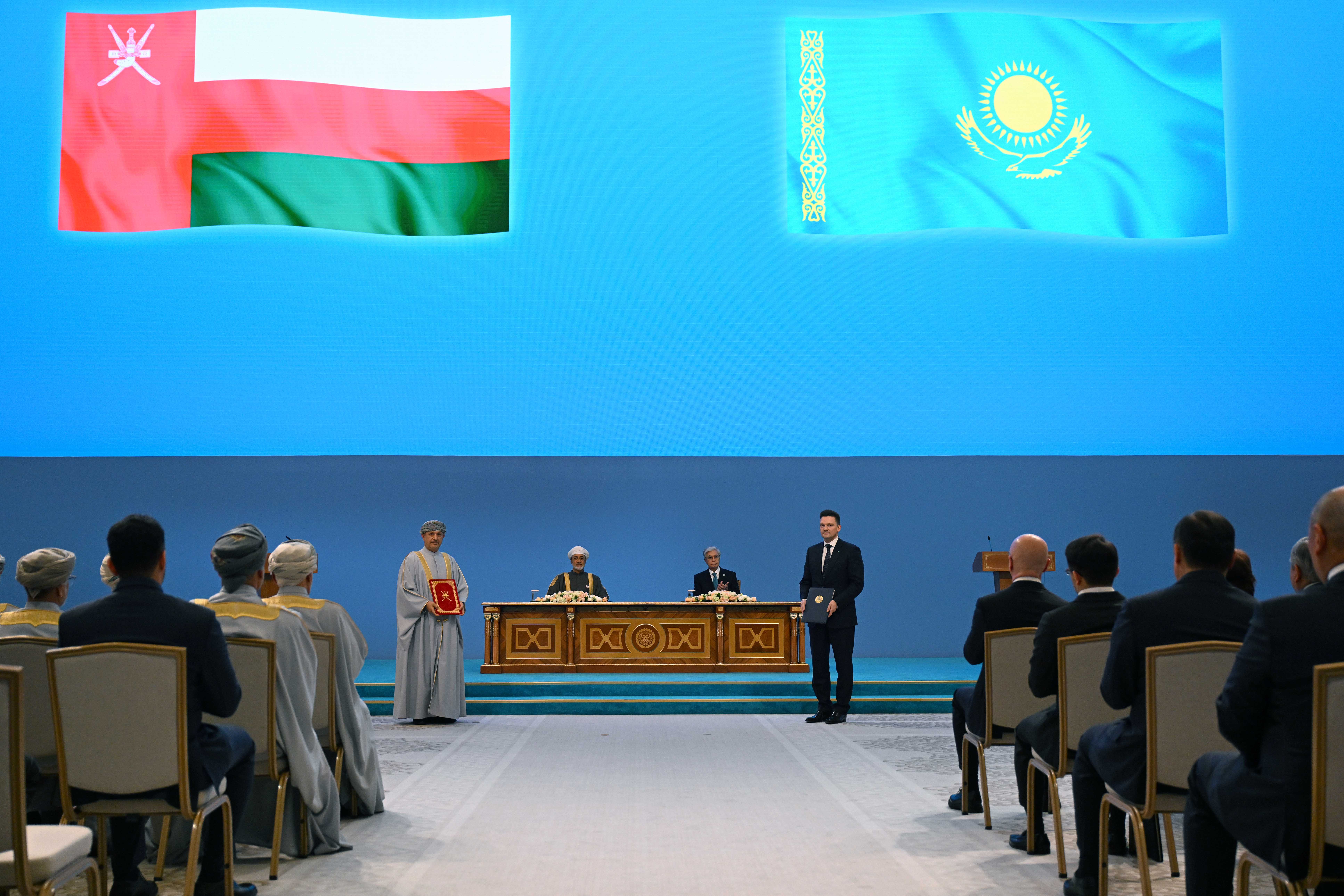 Султанат Оман и ЕАБР подписали соглашение об условиях пребывания