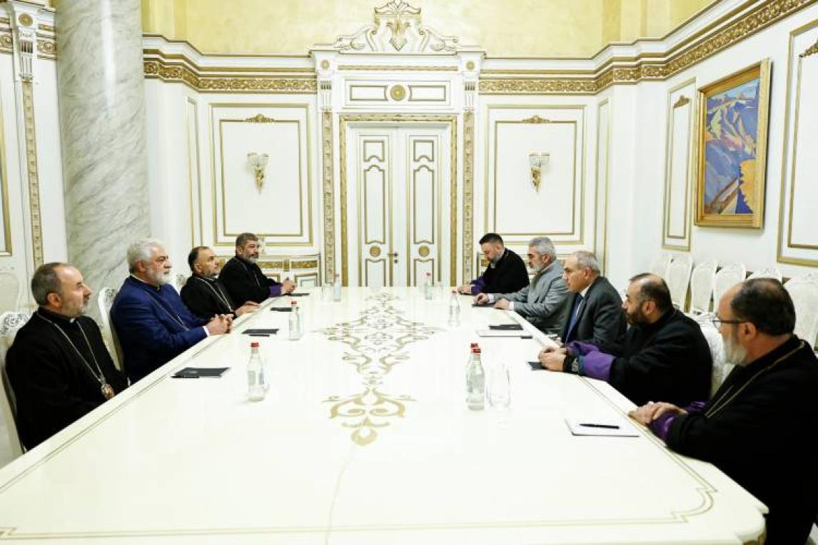 Որոշ հոգևորականներ պատանդ են Նիկոլ Փաշինյանի ձեռքում