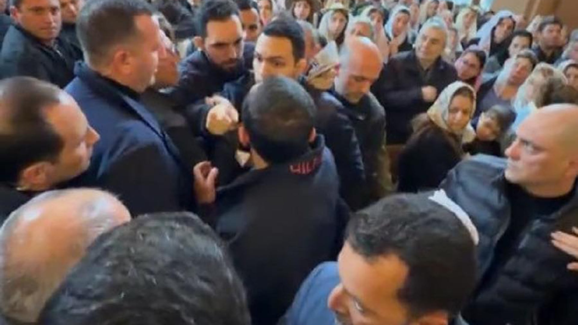 Состояние здоровья арестованного школьника резко ухудшилось - его везут в больницу