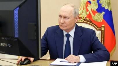 Путин запретил физлицам вывозить свыше миллиона рублей в Армению и страны СНГ