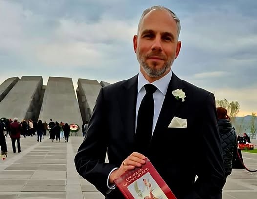 Գլուխ ենք խոնարհում զոհերի հիշատակի առջև և համերաշխությունն ենք հայտնում հայ ժողովրդին