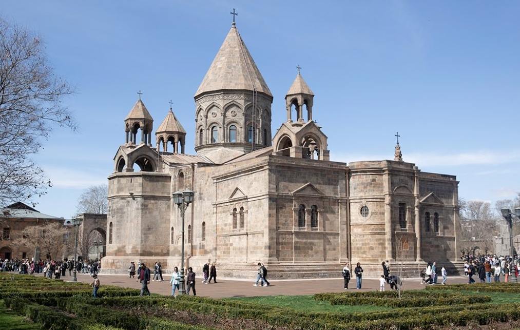 Ինչ է քննարկվել երեկ Մայր Աթոռում տեղի ունեցած եպիսկոպոսաց ժողովին