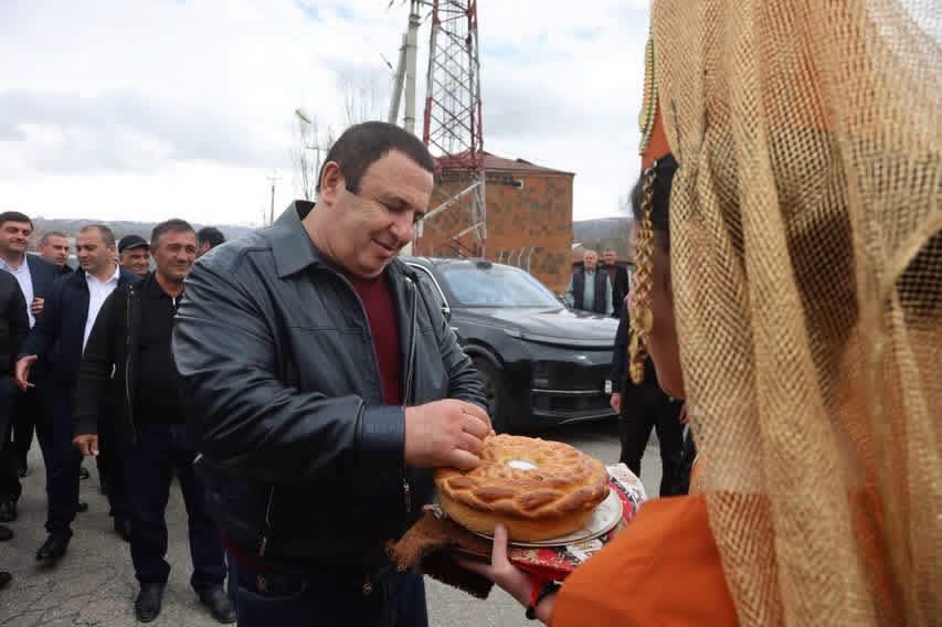 В каждой деревне понимаешь, сколько вопросов накопилось у нашего народа