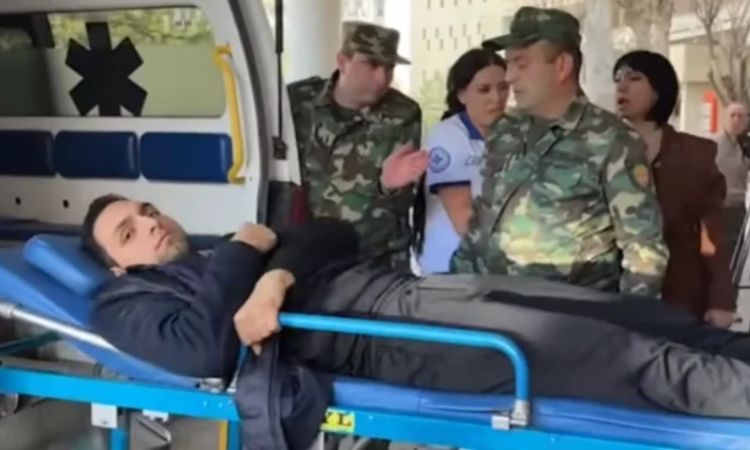 Целая власть против 18-летнего юноши